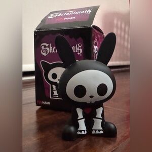Skelanimals Glow-In-The-Dark Character Blind Box Figure Figurine. Open box good